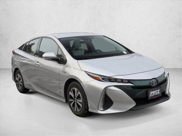 Used 2017 Toyota Prius Prime Premium image 3
