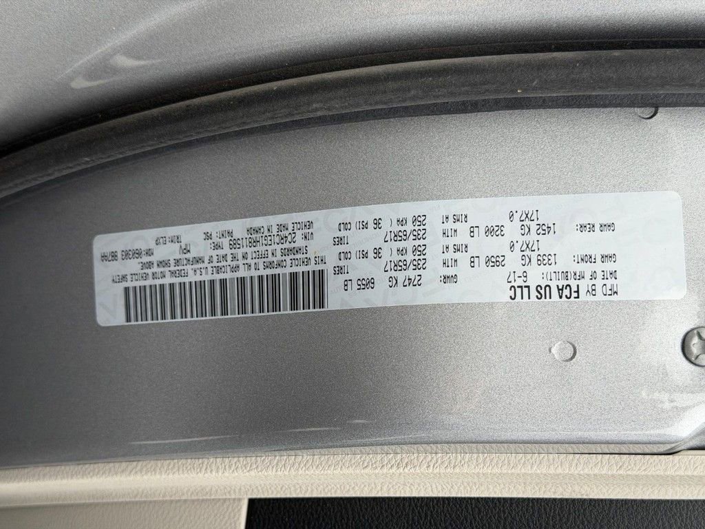 Used 2017 Chrysler Pacifica Touring-L Plus FWD image 25
