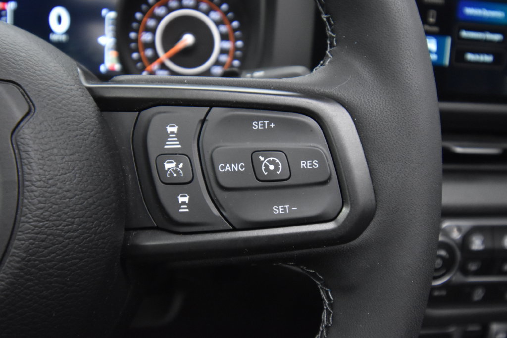 Used 2025 Jeep Wrangler Unlimited Sport AWD/4WD image 28