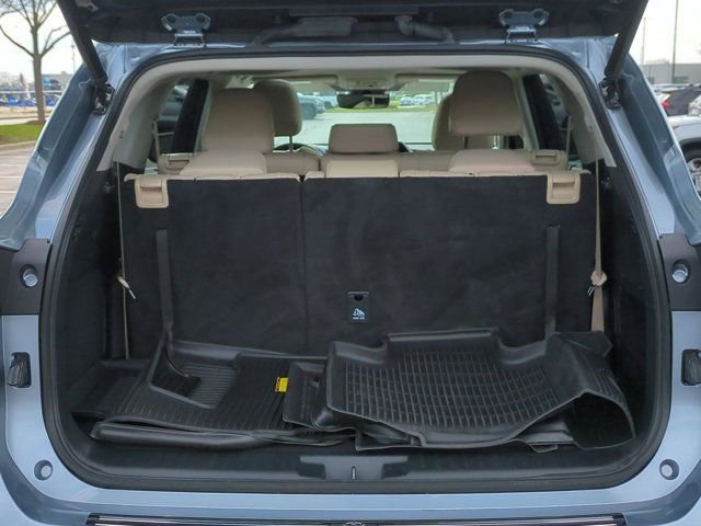 Used 2023 Toyota Highlander Limited FWD image 18