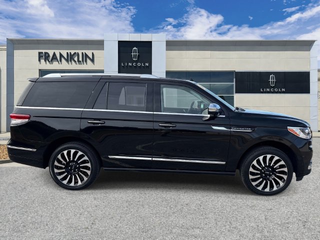 Certified 2024 Lincoln Navigator Black Label AWD/4WD image 8