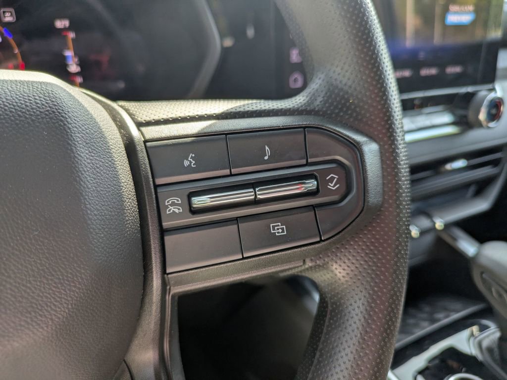 Used 2023 Chevrolet Colorado Trail Boss AWD/4WD image 16