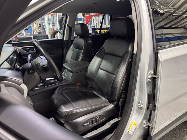 Used 2021 Chevrolet Traverse RS FWD image 26