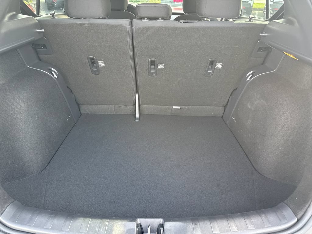 Used 2018 Nissan Kicks SV FWD image 39