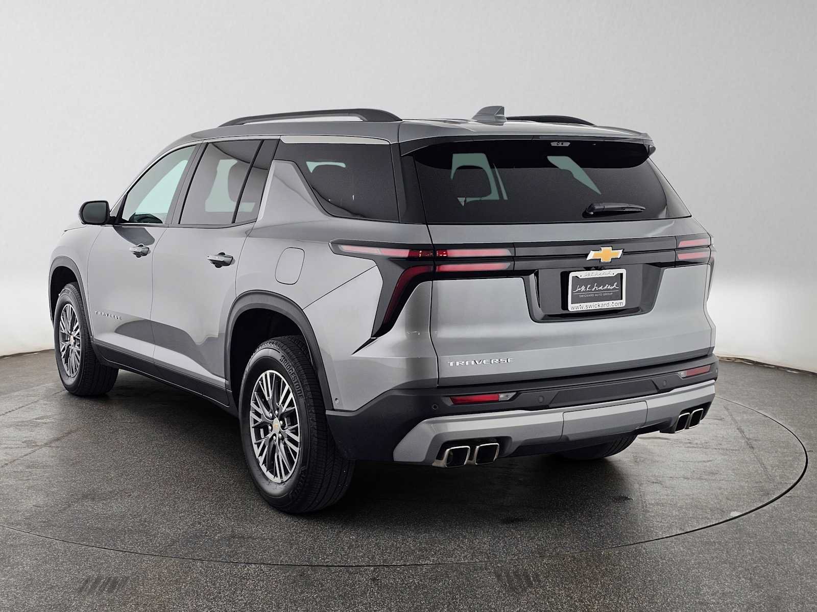 Used 2026 Chevrolet Traverse LT w/ Enhanced Driving Package FWD image 5