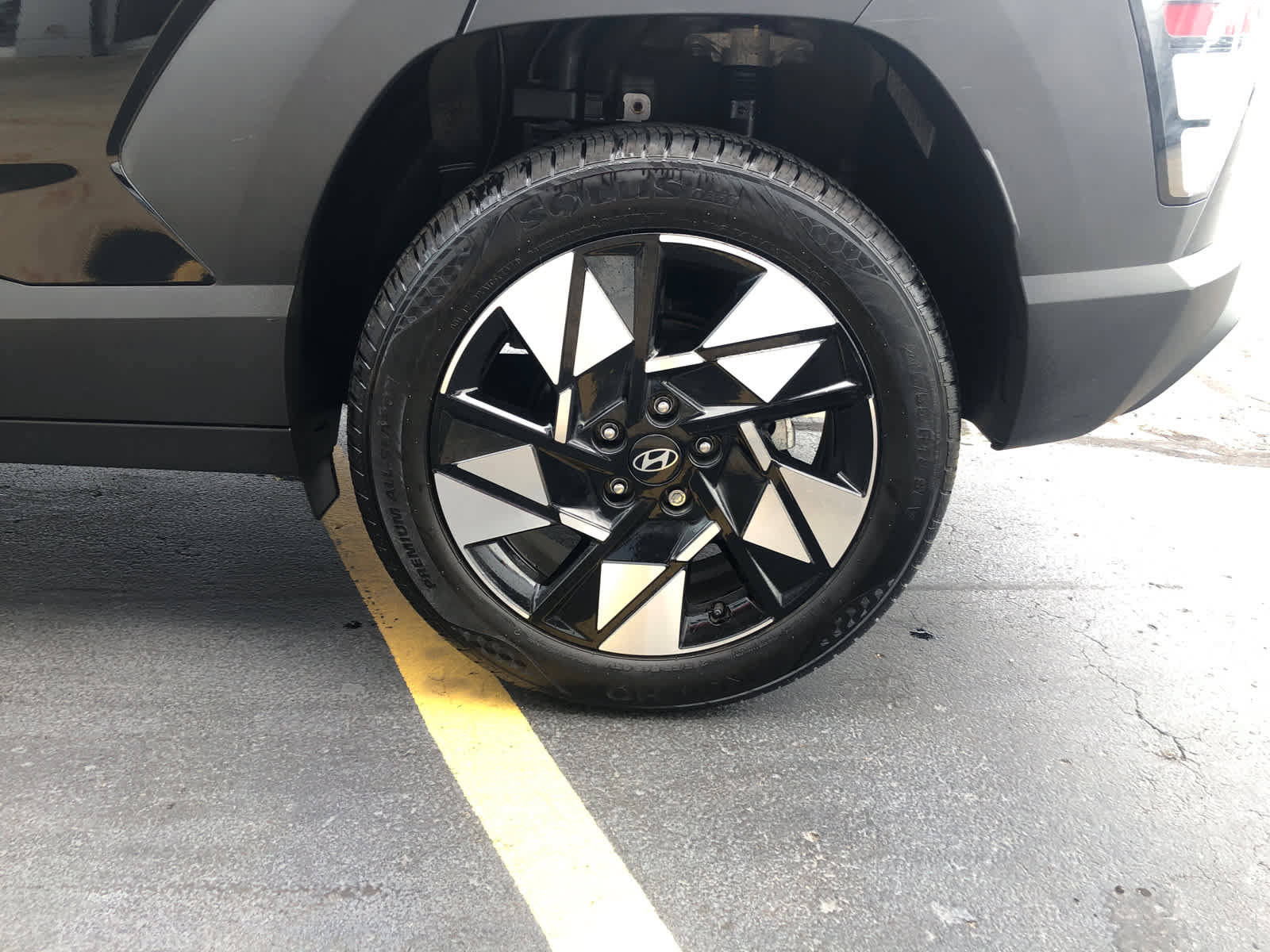 Certified 2025 Hyundai Kona SEL AWD/4WD image 23
