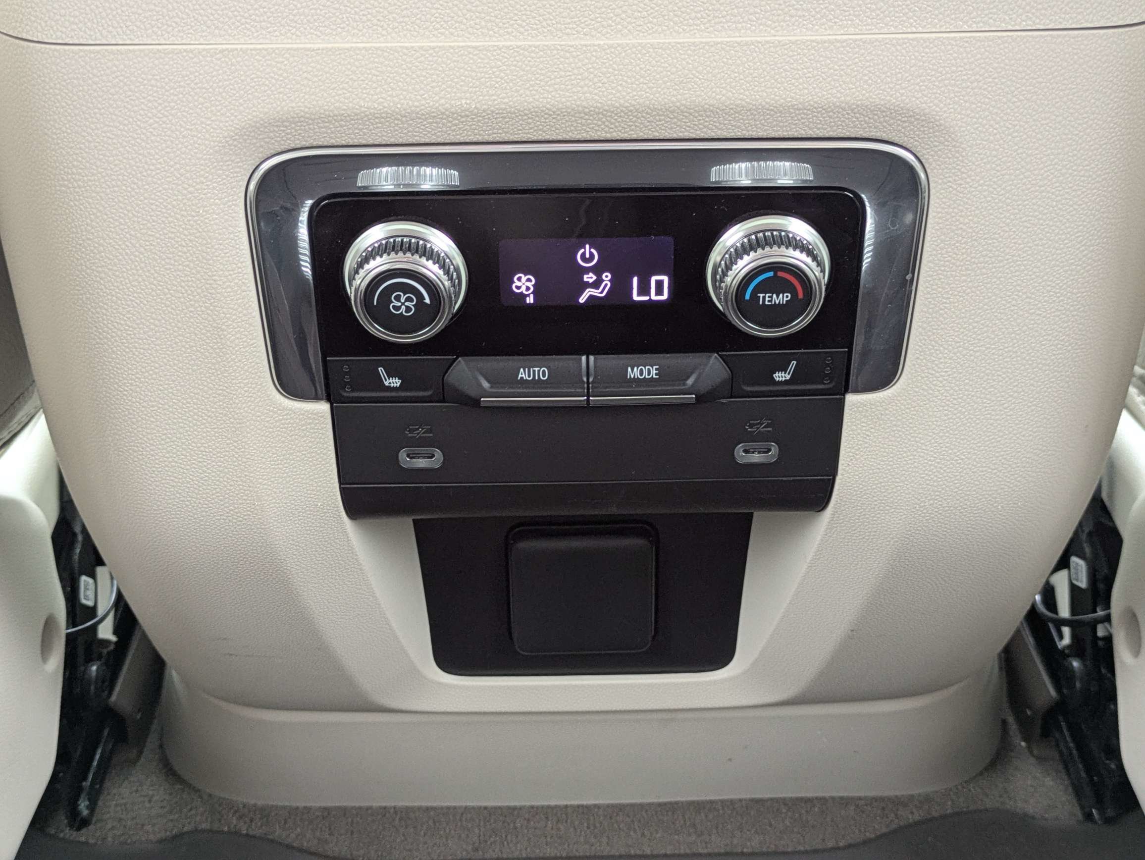 Used 2022 GMC Yukon XL Denali AWD/4WD image 35