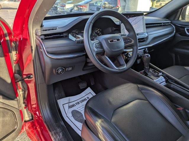 Used 2023 Jeep Compass Limited image 5
