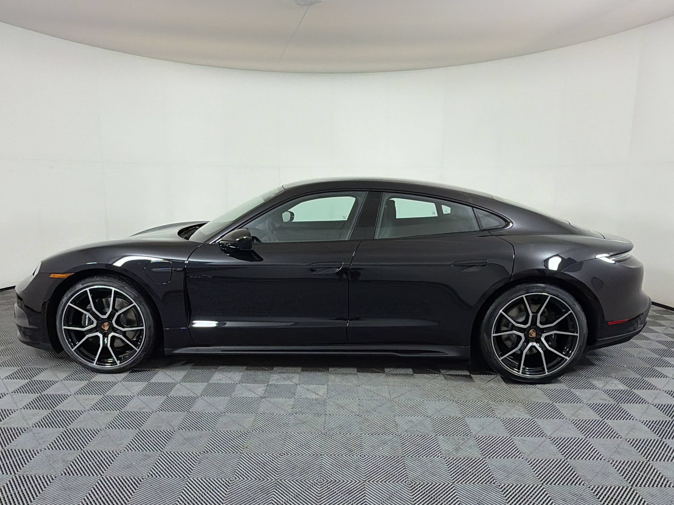 Used 2026 Porsche Taycan AWD/4WD image 2