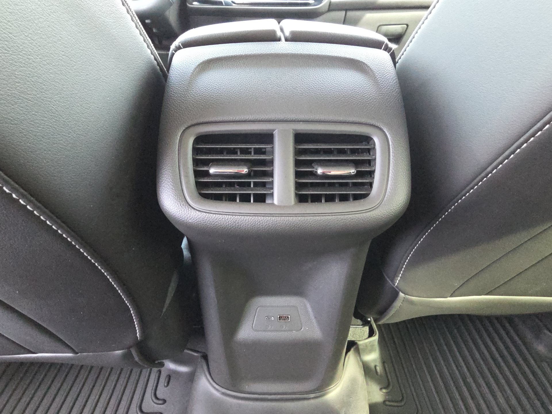 Used 2024 Buick Envision Sport Touring AWD/4WD image 31