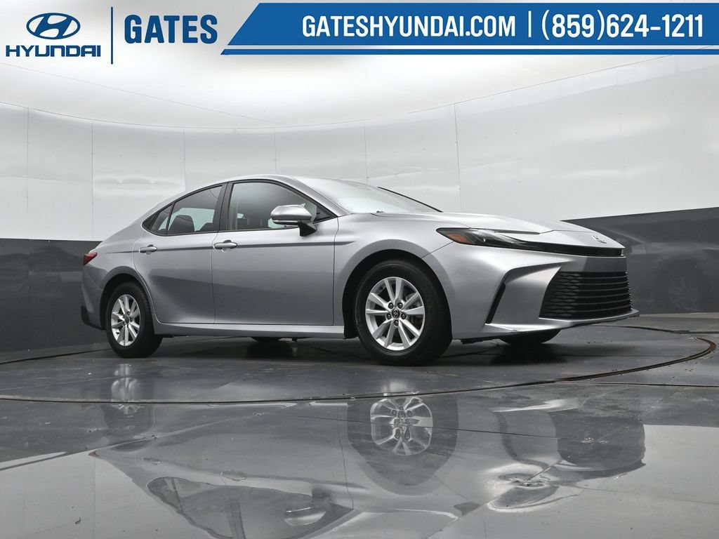 Used 2025 Toyota Camry LE FWD image 39