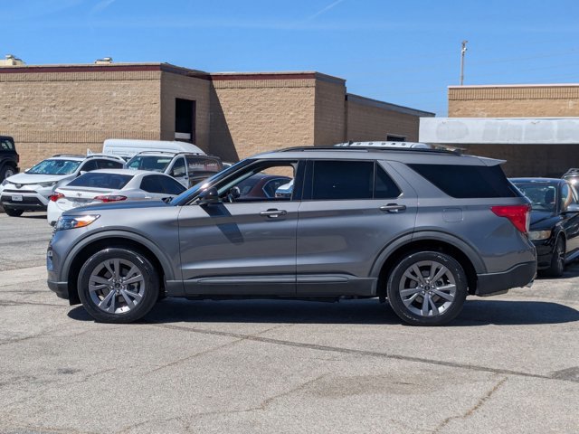 Used 2022 Ford Explorer XLT w/ Equipment Group 202A image 9