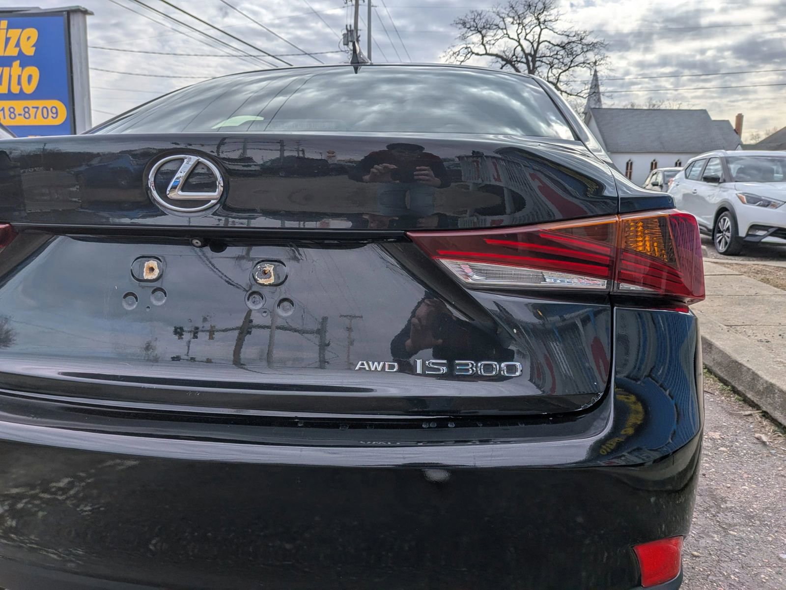 Used 2017 Lexus IS 300 AWD w/ Premium Package image 8