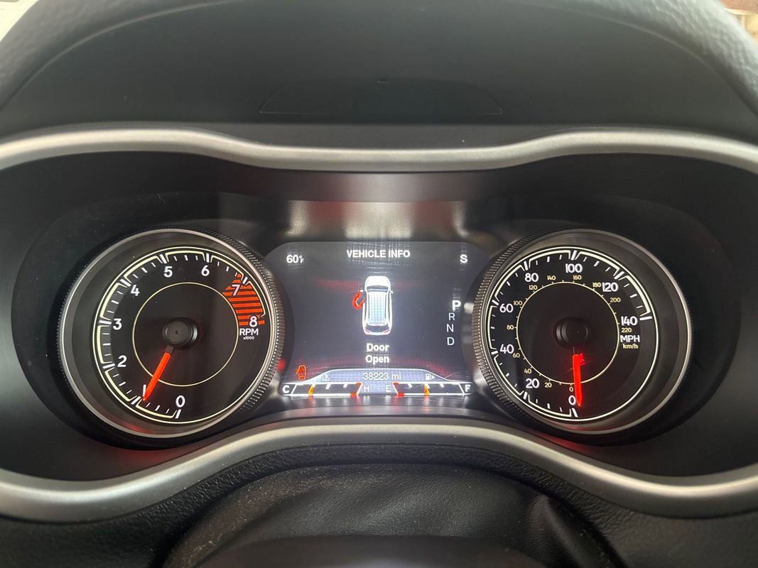 Used 2016 Jeep Cherokee Trailhawk w/ Leather Interior Group image 12