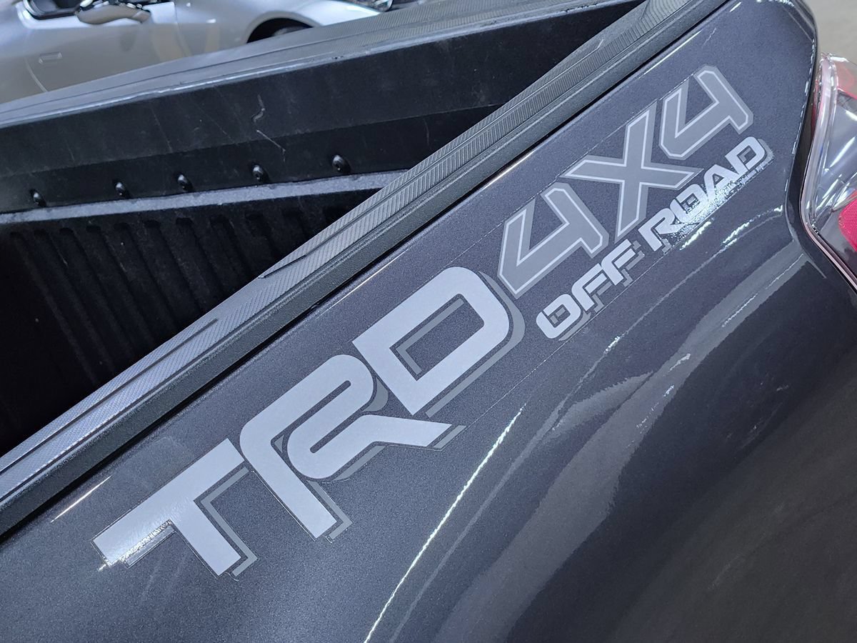 Used 2021 Toyota Tacoma TRD Off-Road w/ Technology Package AWD/4WD image 25