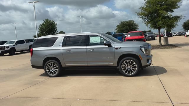 New 2026 GMC Yukon XL Denali w/ Denali Reserve Package AWD/4WD image 2