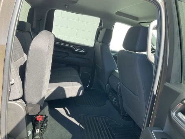 Used 2023 Chevrolet Silverado 1500 LT AWD/4WD image 17