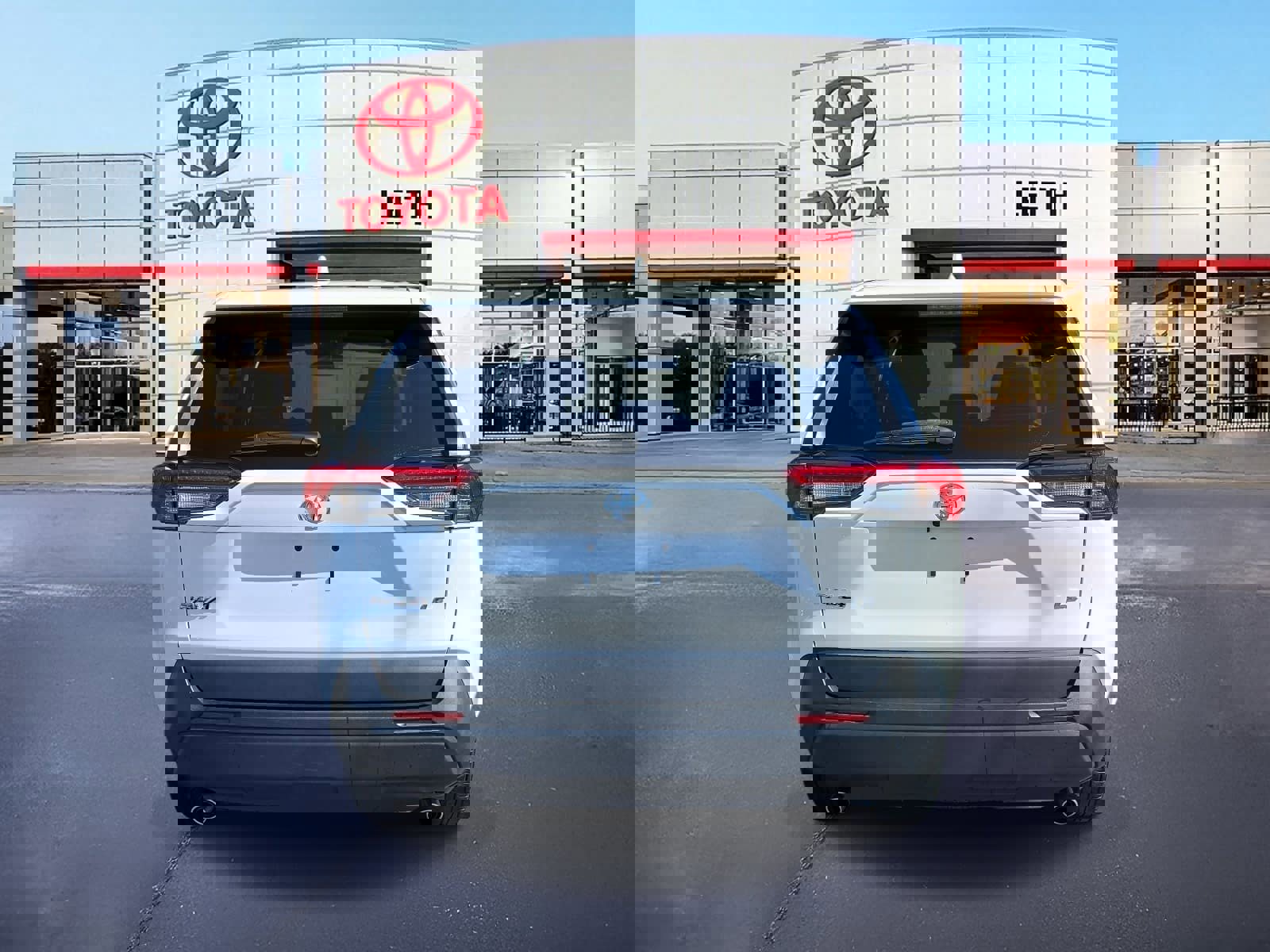 Used 2023 Toyota RAV4 LE image 6