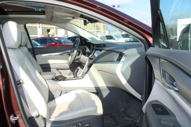 Used 2023 Cadillac XT5 Premium Luxury image 11