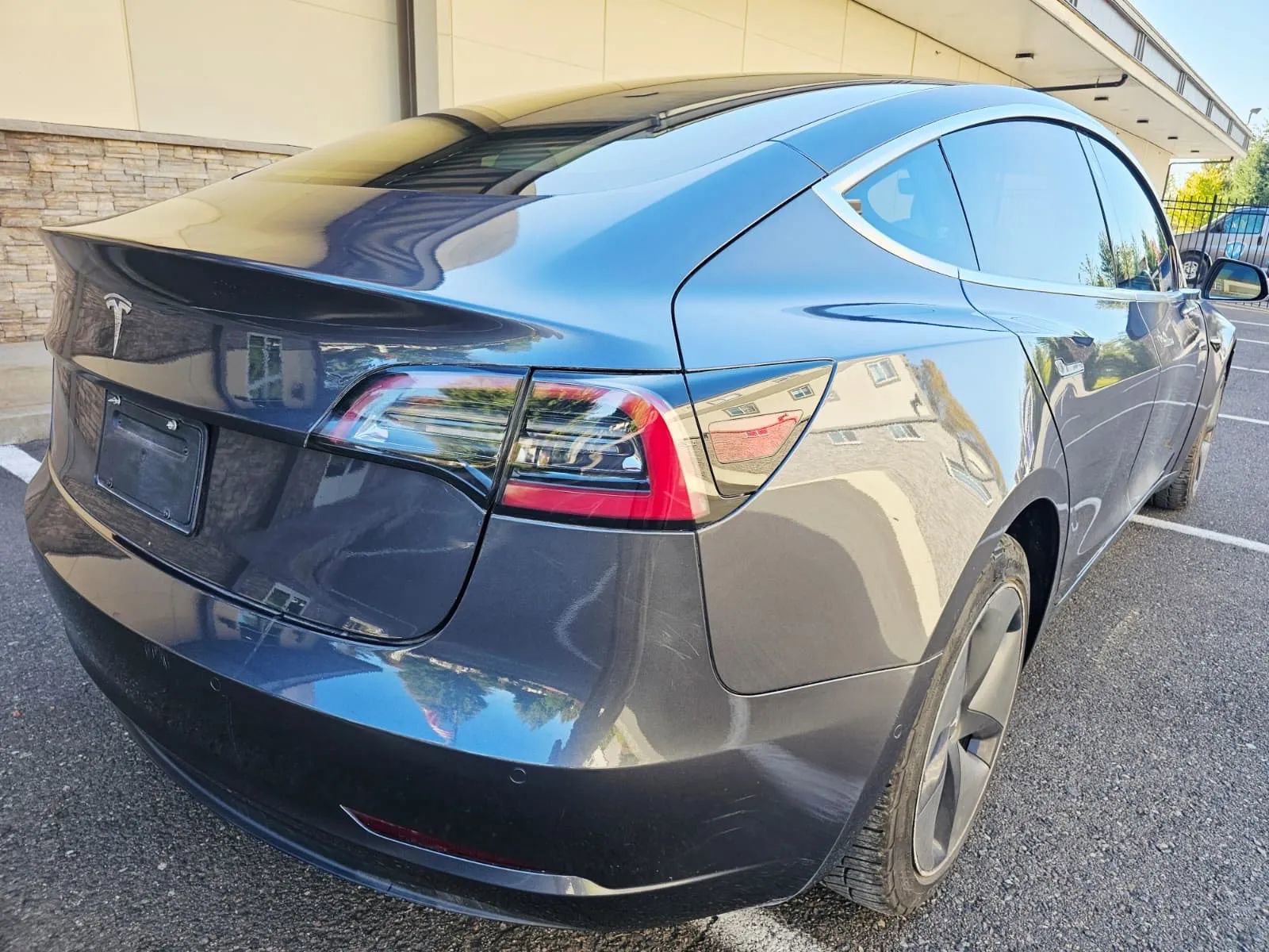 Used 2019 Tesla Model 3 Standard Range Plus image 5