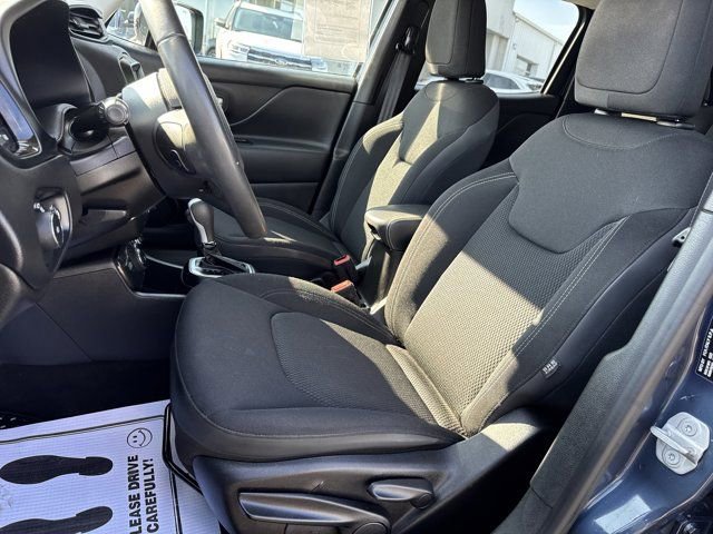 Used 2023 Jeep Renegade Altitude image 9
