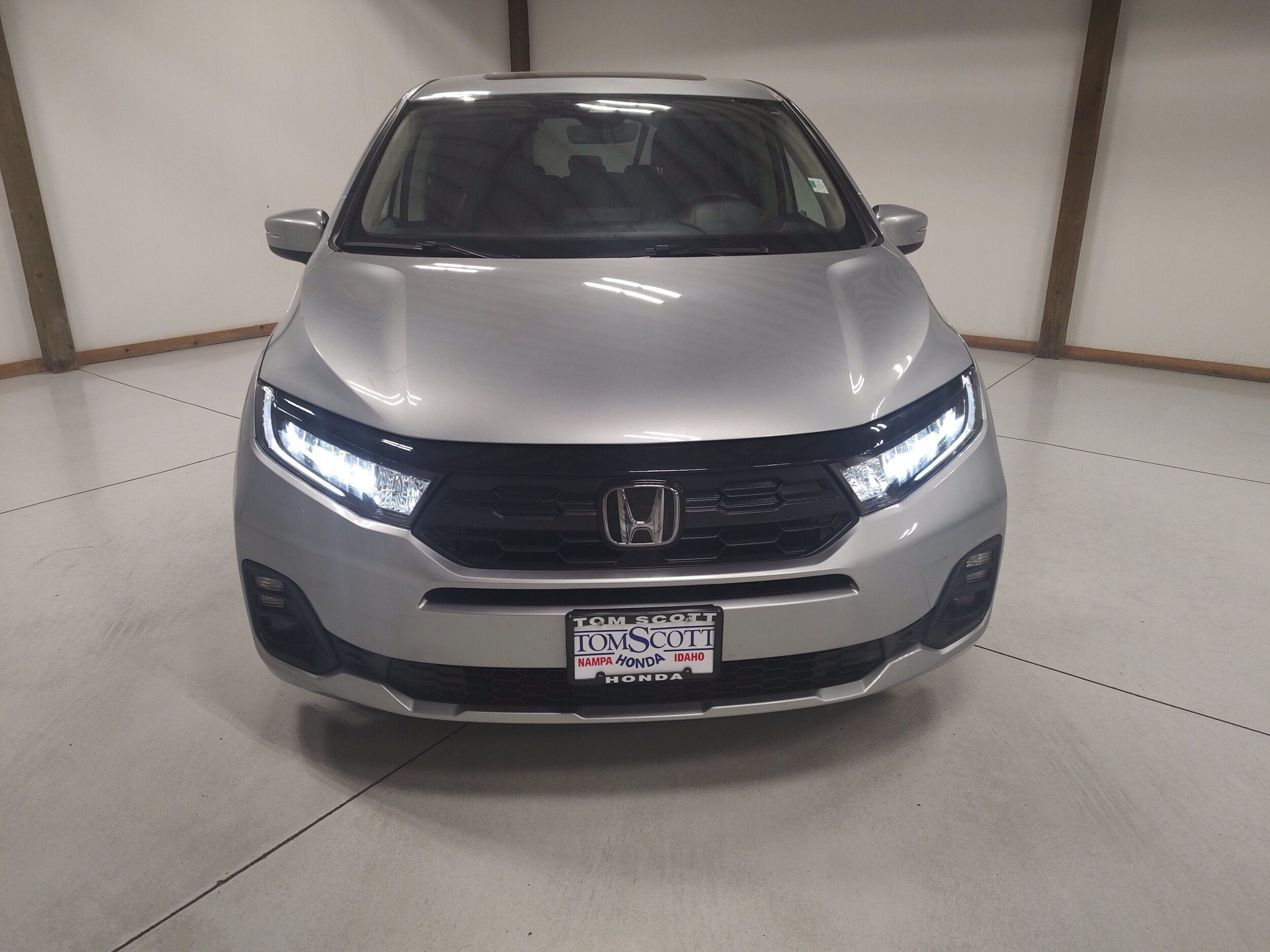 Used 2025 Honda Odyssey EX-L image 3