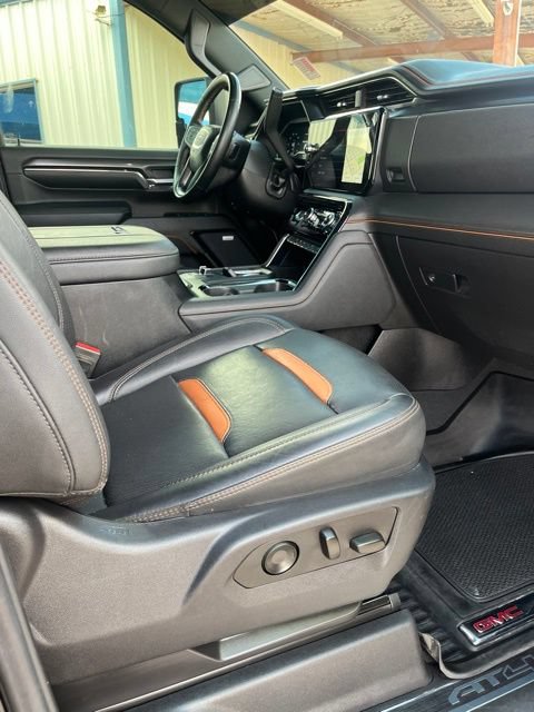 Used 2024 GMC Sierra 2500 AT4 w/ AT4 Premium Plus Package AWD/4WD image 12