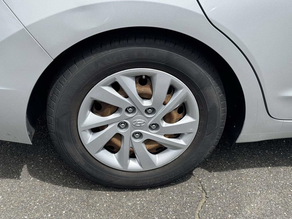 Used 2019 Hyundai Elantra SE w/ Cargo Package FWD image 9