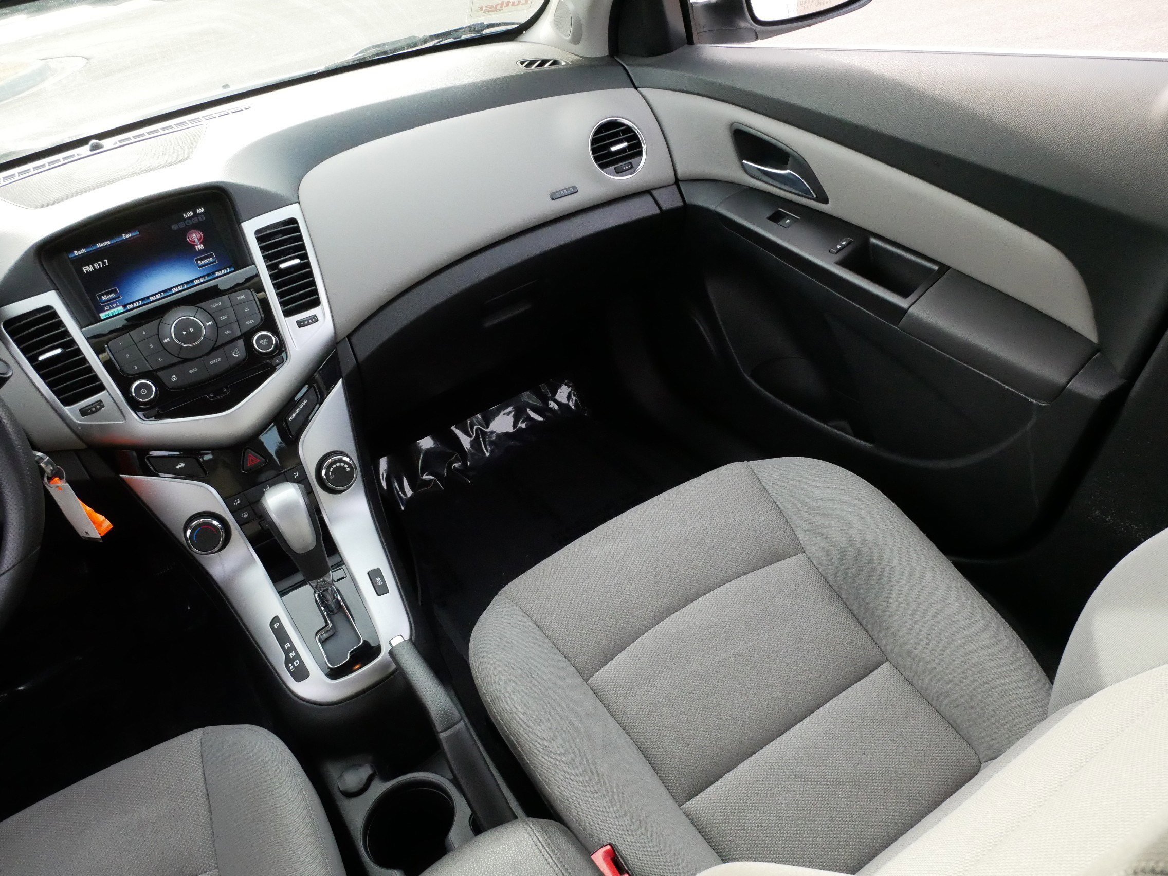 Used 2015 Chevrolet Cruze LT image 11