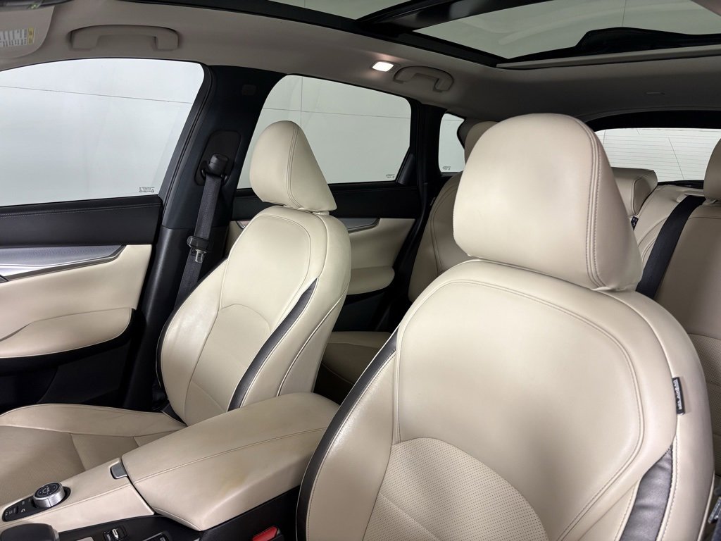 Used 2021 INFINITI QX50 Essential w/ Convenience Package image 17