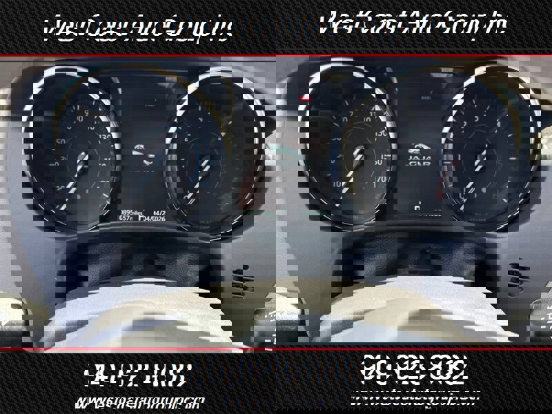 Used 2019 Jaguar XE Premium image 17