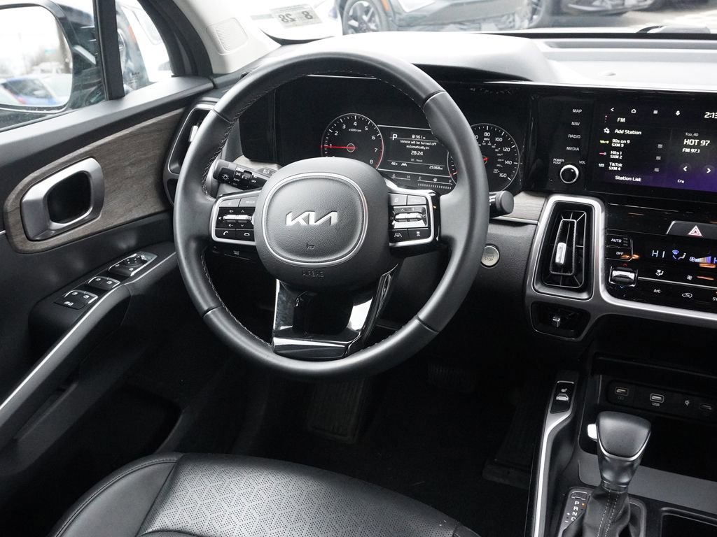 Used 2023 Kia Sorento EX image 27