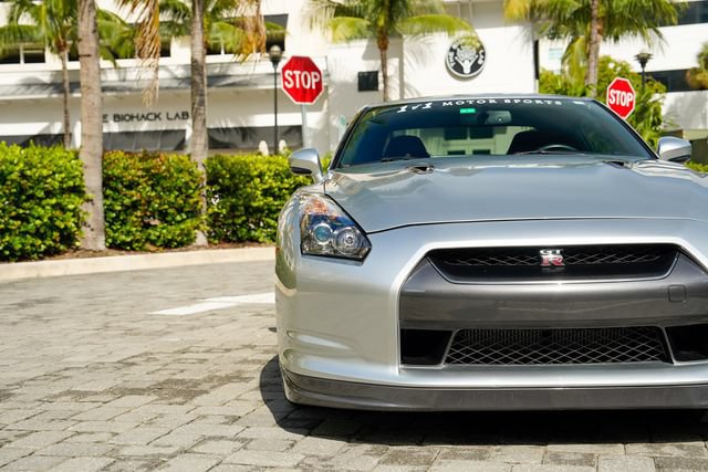 Used 2010 Nissan GT-R Premium AWD/4WD image 6