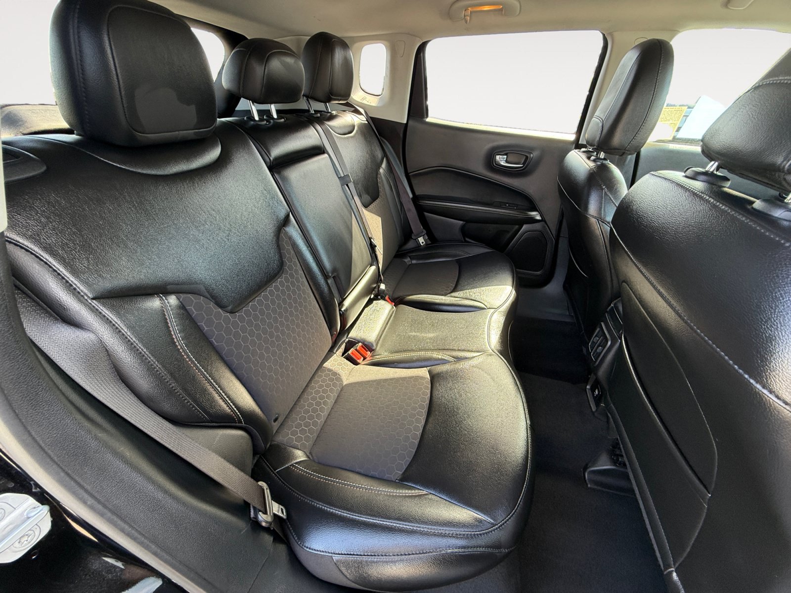 Used 2020 Jeep Compass Latitude FWD image 18