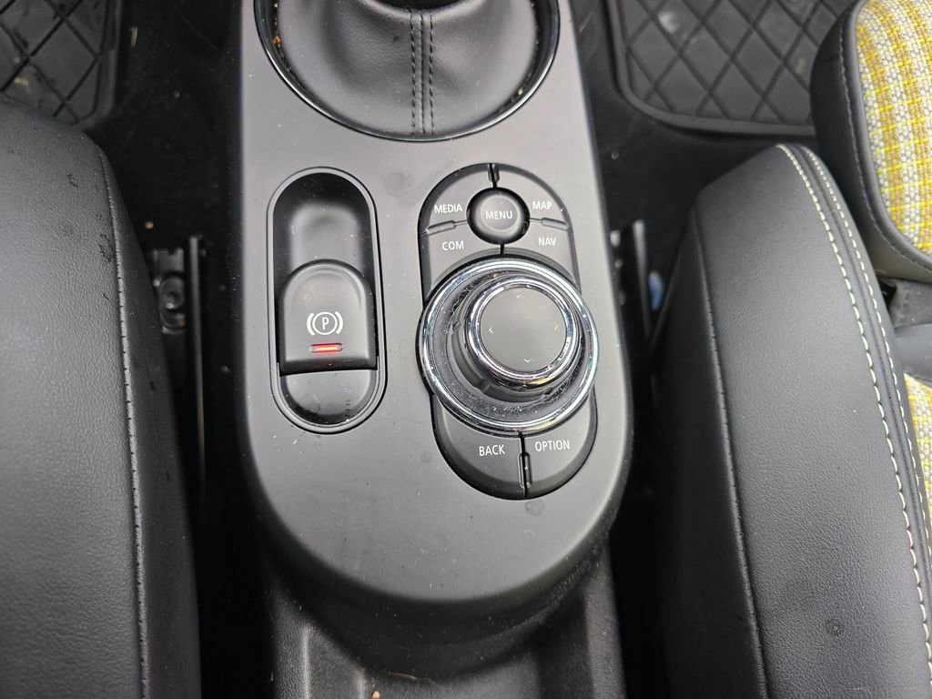 Used 2024 MINI Cooper SE w/ MINI Resolute Edition image 26