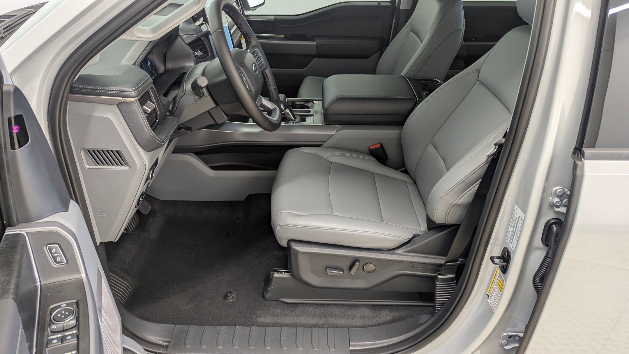 New 2025 Ford F150 Lightning Flash image 4