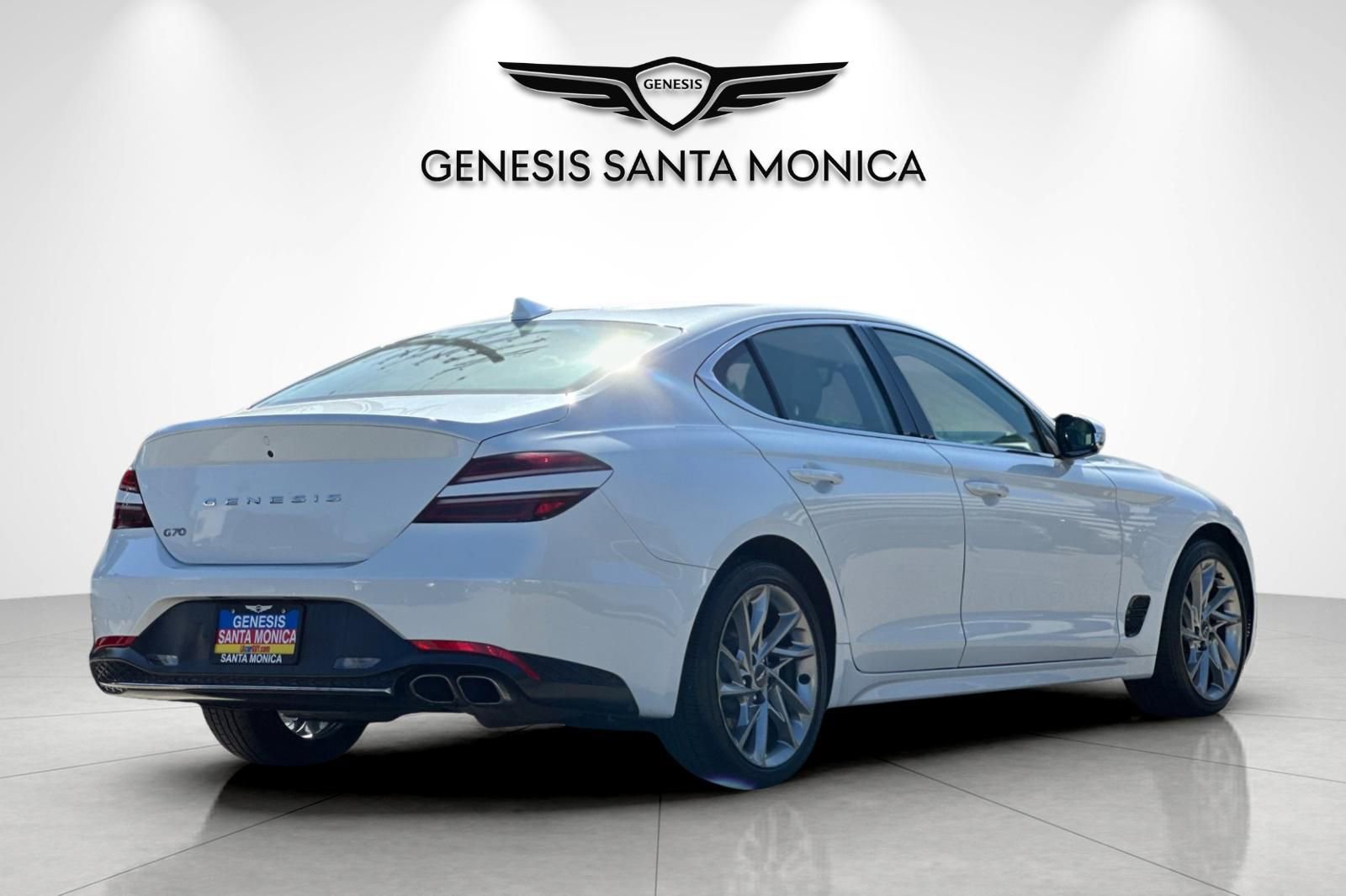 Used 2022 Genesis G70 2.0T RWD image 4