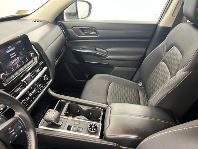 Used 2025 Nissan Pathfinder SV AWD/4WD image 23