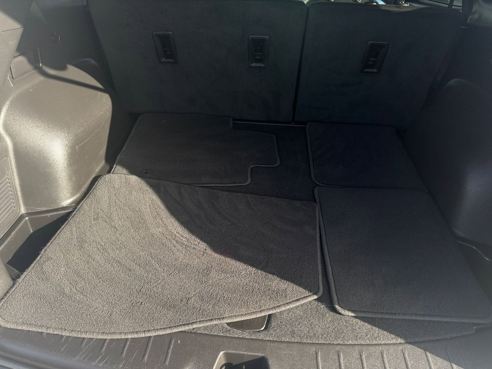 Used 2025 Chevrolet Blazer LT image 32