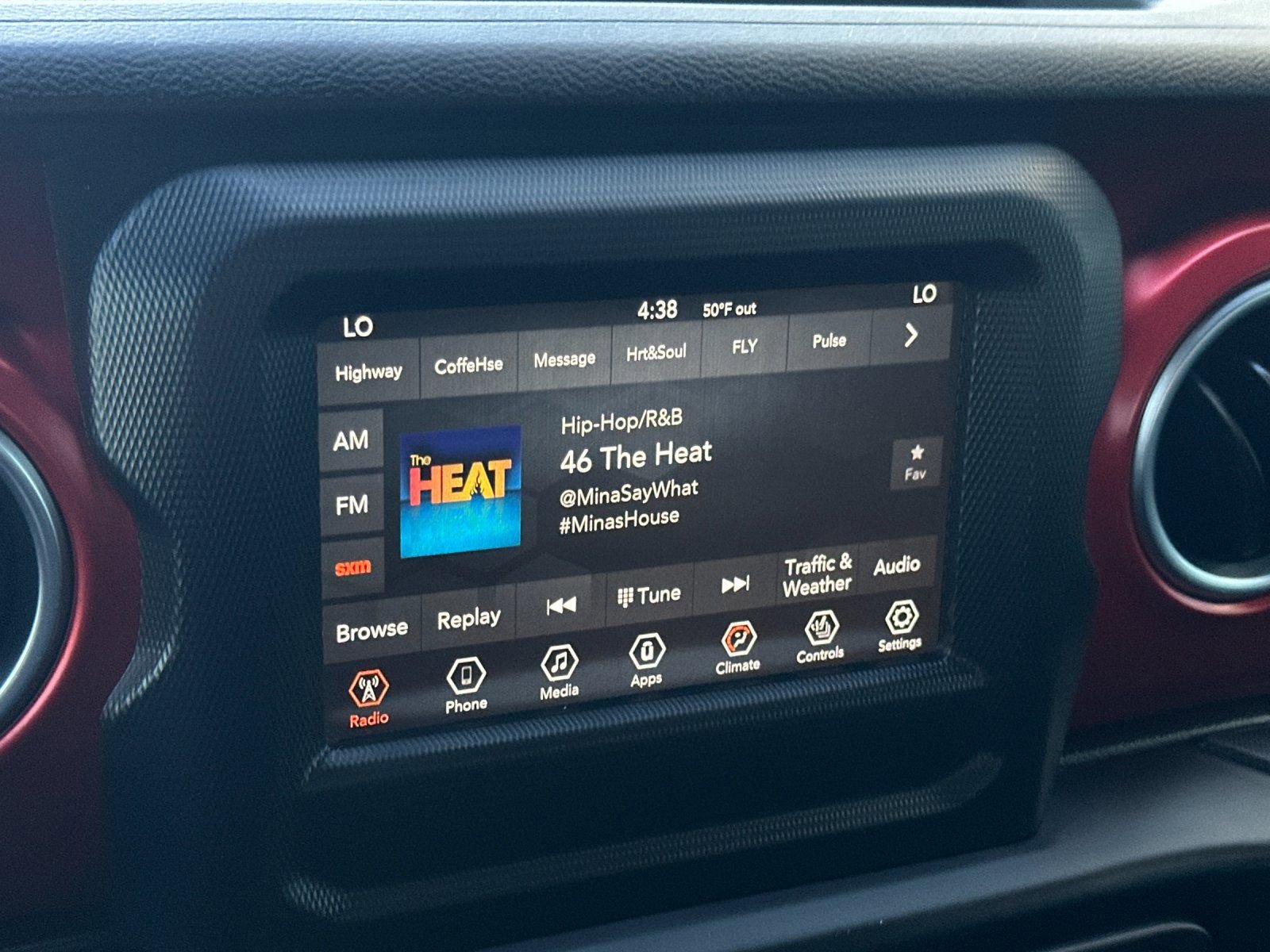 Used 2021 Jeep Gladiator Rubicon w/ Cold Weather Group image 16