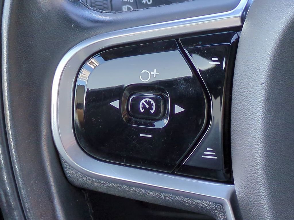 Used 2018 Volvo XC90 T6 Inscription w/ Convenience Package image 28