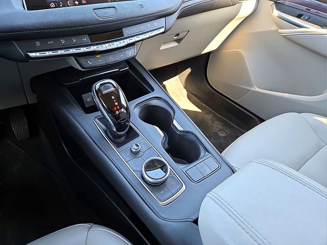 Used 2021 Cadillac XT4 Luxury w/ Cold Weather Package image 25