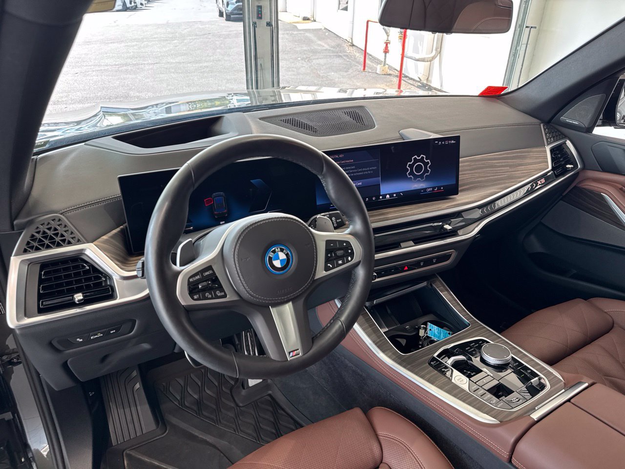 Used 2026 BMW X5 xDrive50e w/ M Sport Package AWD/4WD image 17
