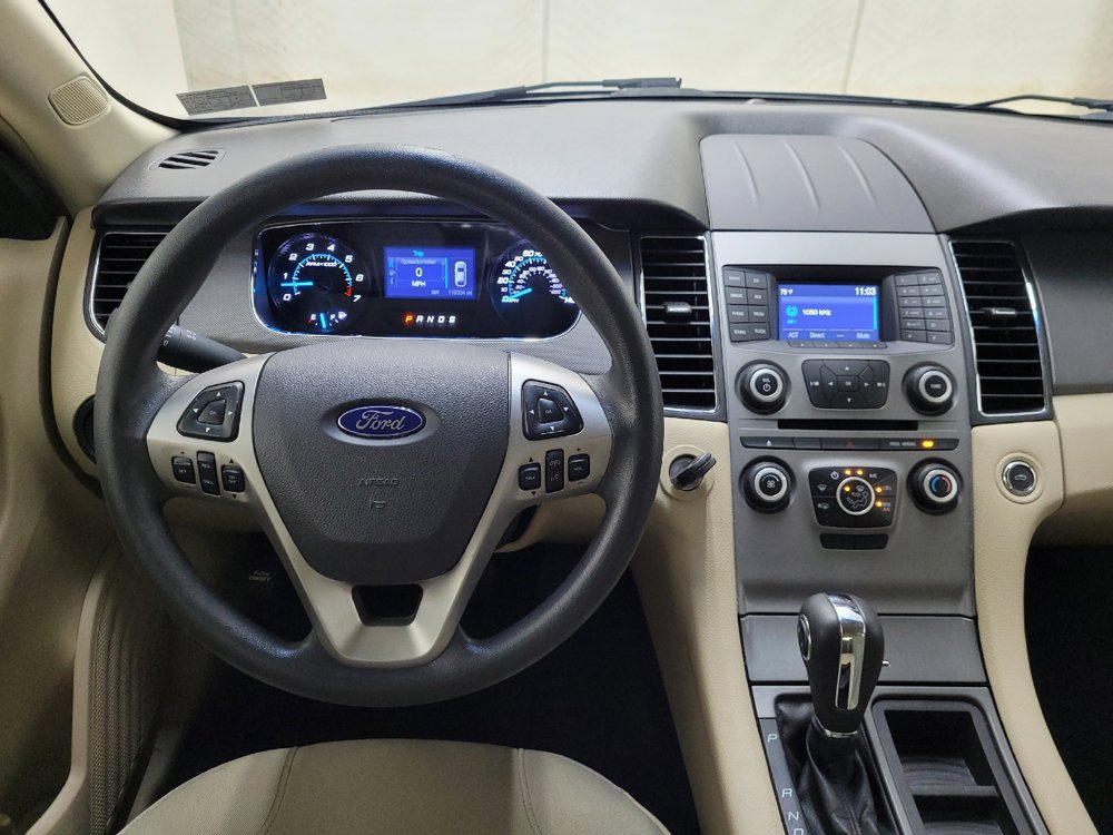 Used 2017 Ford Taurus SE FWD image 22