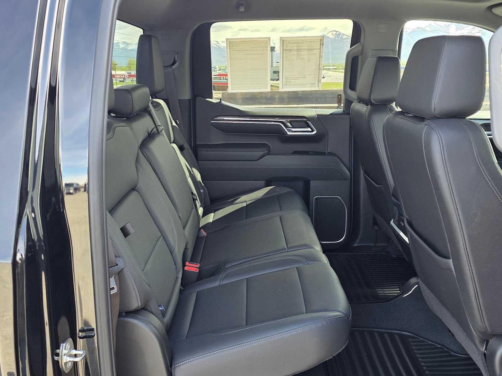 Used 2023 Chevrolet Silverado 1500 LTZ AWD/4WD image 12