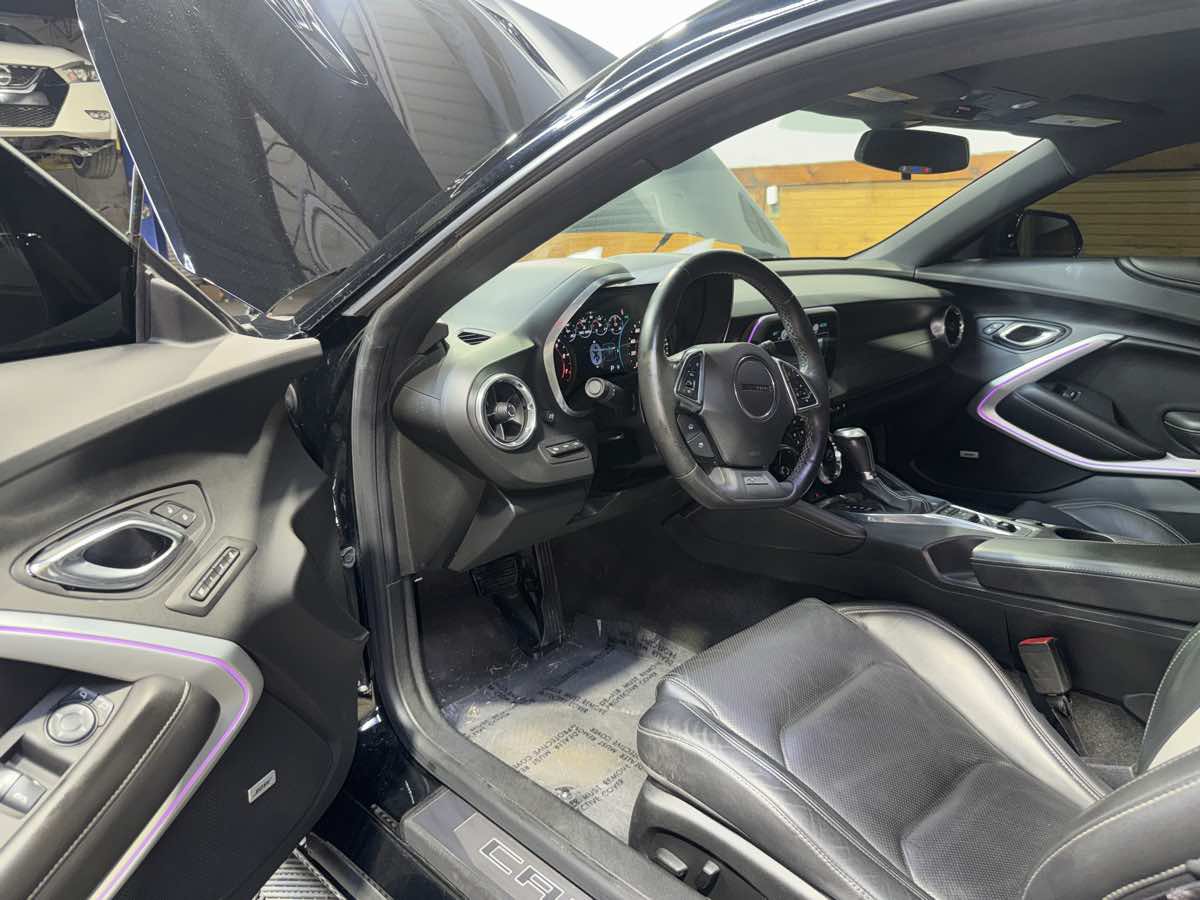 Used 2017 Chevrolet Camaro SS RWD image 11