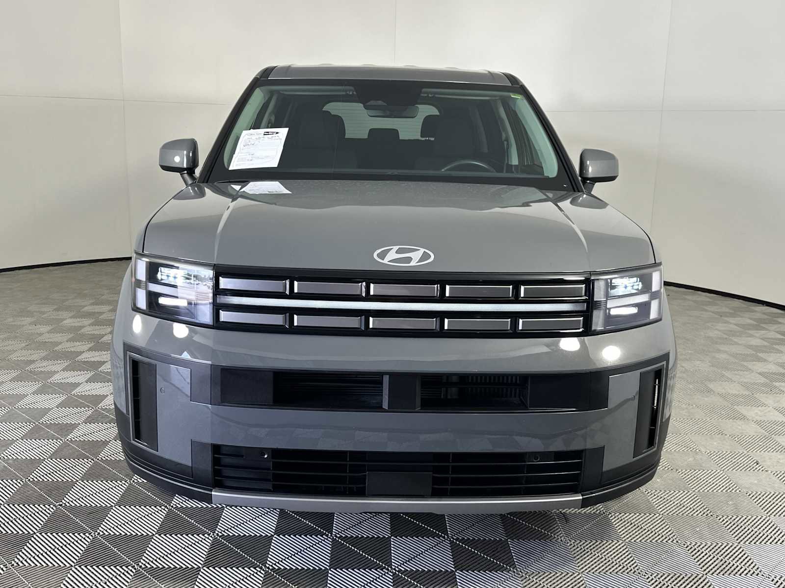 Used 2025 Hyundai Santa Fe SE FWD image 3