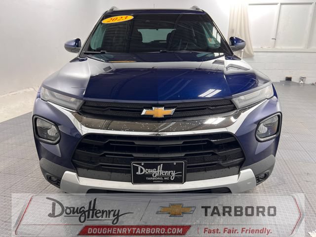 Used 2023 Chevrolet TrailBlazer LT FWD image 2