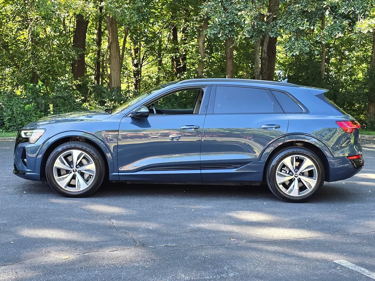 Used 2024 Audi Q8 e-tron Premium AWD/4WD image 3