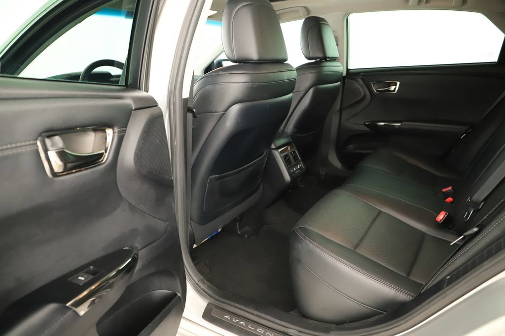 Used 2014 Toyota Avalon Limited w/ Technology Package FWD image 27